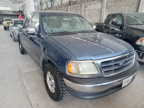 Ford F-150 Doble Cabina 4x2 V8 usado (2002) color Azul precio $138,000