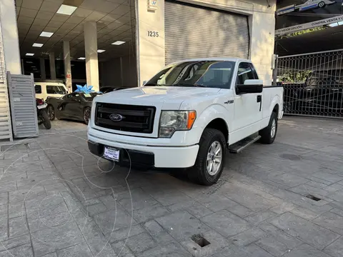 Ford F-150 XL 4x4 5.0L Cabina Regular usado (2014) color Blanco precio $289,000