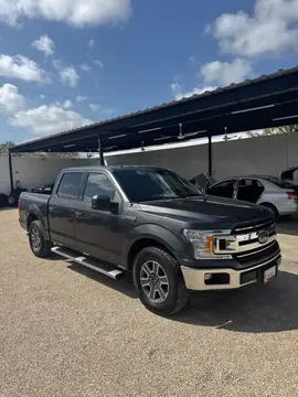Ford F-150 Doble Cabina 4x2 V6 usado (2018) color Gris precio $425,000