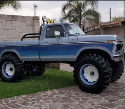 Ford F-250 XL 4.6L V8 4x4 usado (1977) color Azul precio $700,000