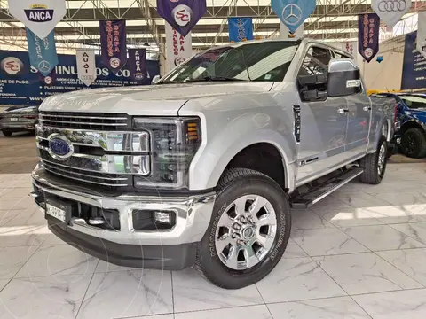 Ford F-250 Super Duty 6.4L Crew Cabina Diesel 4x4 Aut usado (2017) color Plata financiado en mensualidades(enganche $182,302 mensualidades desde $15,014)