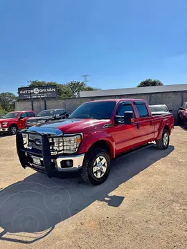 Ford F-250 XL 4.6L V8 4x4 usado (2011) color Rojo precio $325,000