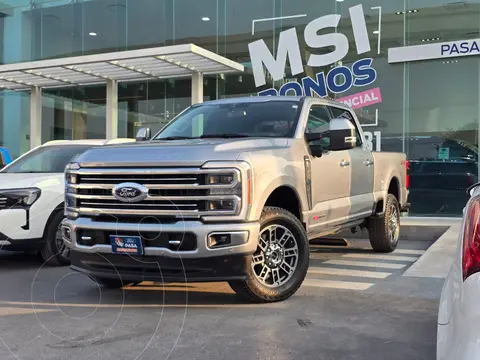 Ford F-250 Limited usado (2023) color Plata precio $1,656,000