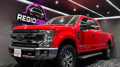 Ford F-250 XLT usado (2022) color Rojo precio $1,199,900