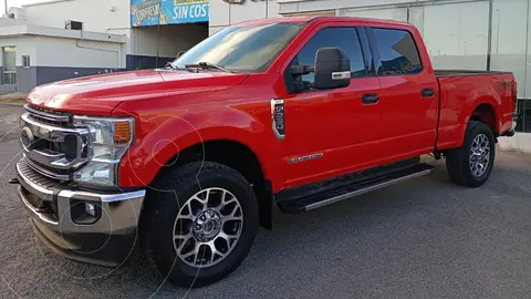 Ford F-250 XLT usado (2022) color Rojo precio $953,550