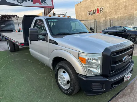 Ford F-350 XL 6.2L usado (2015) color Plata financiado en mensualidades(enganche $100,000 mensualidades desde $16,200)