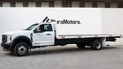 Ford F-550 XL Diesel usado (2024) color Blanco financiado en mensualidades(enganche $285,780 mensualidades desde $24,349)