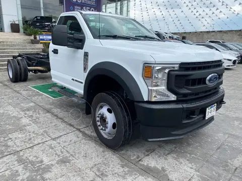 Ford F-550 XL usado (2022) color Blanco Oxford precio $898,000