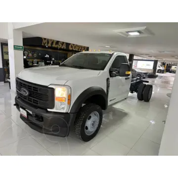 Ford F-550 XL usado (2023) color Blanco precio $870,000