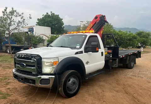 Ford F-550 KTP 6.7L Diesel Aut usado (2015) color Blanco precio $840,000