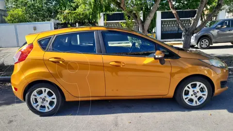 Ford Fiesta Hatchback SE usado (2016) color Naranja precio $150,000