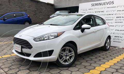 Ford Fiesta Hatchback SE Aut usado (2017) color Blanco precio $215,000
