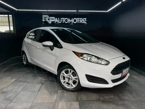 Ford Fiesta Hatchback SE Aut usado (2015) color Blanco Oxford precio $159,000