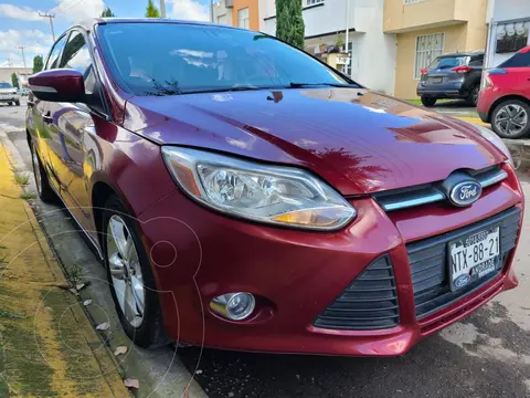 Ford Fiesta Hatchback SE  Aut usado (2013) color Rojo precio $125,000