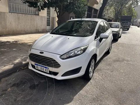 Ford Fiesta Kinetic Sedan S Plus usado (2017) color Blanco precio u$s13.500