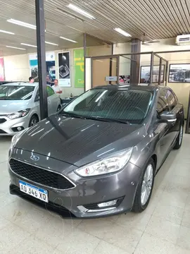 Ford Fiesta Kinetic Sedan Titanium usado (2013) color Gris Grafito precio $14.500.000