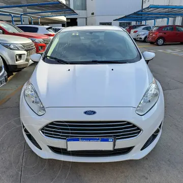 Ford Fiesta Kinetic Sedan SE Plus usado (2017) color Blanco financiado en cuotas(anticipo $1.728.000 cuotas desde $106.142)
