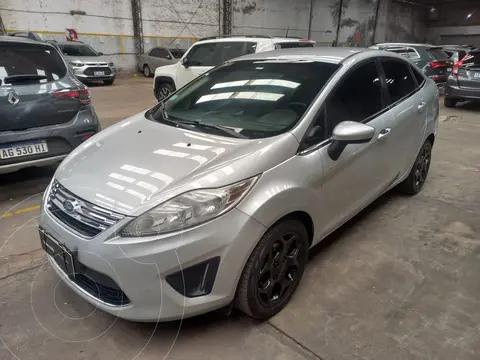 Ford Fiesta Kinetic Sedan Trend usado (2011) color Gris precio u$s8.500