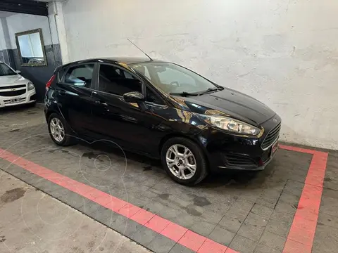 Ford Fiesta Kinetic Sedan S Plus usado (2014) color Naranja precio u$s9.200