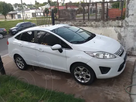 Ford Fiesta Kinetic Sedan Trend Plus usado (2012) color Blanco Oxford precio $10.500.000