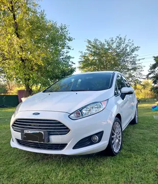 Ford Fiesta Kinetic Sedan SE Plus usado (2014) color Blanco precio u$s9.000