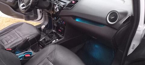 Ford Fiesta Kinetic Sedan Titanium usado (2015) color Blanco precio $2.450.000