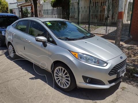 foto Ford Fiesta Kinetic Sedán Titanium usado (2015) color Plata precio $1.250.000