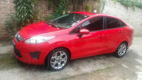 Ford Fiesta Kinetic Sedan Trend Plus usado (2013) color Rojo precio $11.500.000