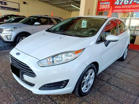 Ford Fiesta Kinetic Sedan S usado (2014) color Blanco precio u$s10.000