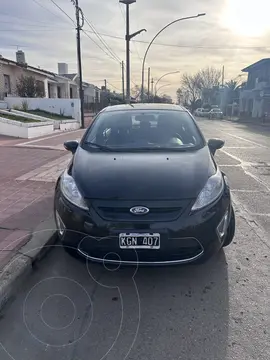 Ford Fiesta Kinetic Titanium usado (2011) color Negro precio $12.000.000