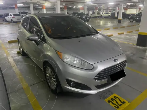 Ford Fiesta Kinetic Titanium Powershift usado (2014) color Gris precio u$s12.500
