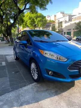 Ford Fiesta Kinetic Titanium Powershift usado (2014) color Azul precio u$s11.500