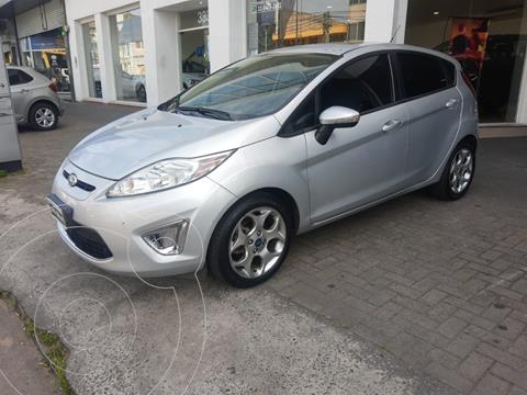 foto Ford Fiesta Kinetic Titanium usado (2012) color Plata precio $1.350.000