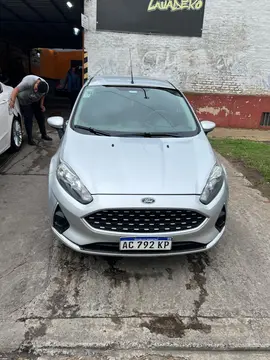 Ford Fiesta Kinetic S Plus usado (2018) color Plata precio $16.500.000