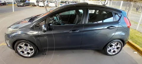 Ford Fiesta Kinetic Titanium usado (2011) color Azul Ibiza precio $13.900.000