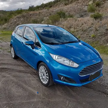 Ford Fiesta Kinetic SE usado (2015) color Azul Mediterraneo precio $14.200.000