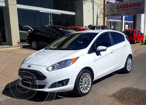 foto Ford Fiesta Kinetic Titanium Powershift usado (2015) color Blanco precio $1.325.000