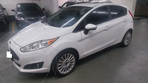 Ford Fiesta Kinetic Titanium usado (2016) color Blanco precio $10.500.000