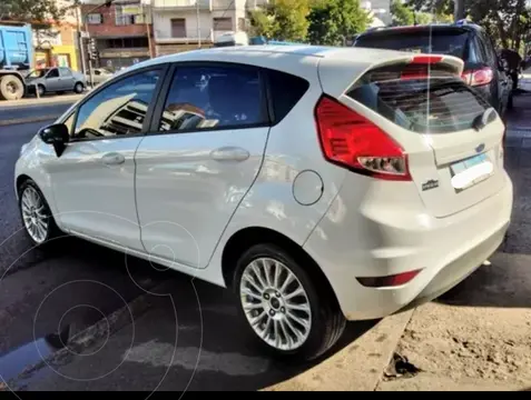 Ford Fiesta Kinetic SE Plus usado (2015) color Blanco precio $3.750.000