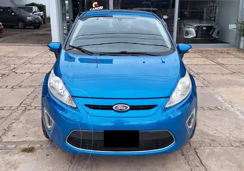 foto Ford Fiesta Kinetic Titanium usado (2012) color Azul precio $10.500.000