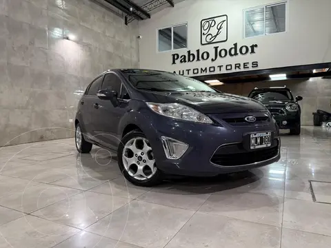 Ford Fiesta Kinetic Titanium usado (2013) color Azul precio u$s11.000