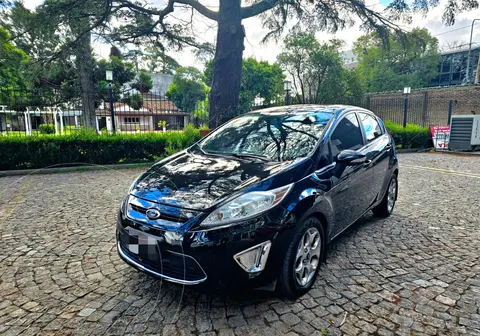 Ford Fiesta Kinetic Titanium usado (2012) color Negro precio $12.988.000