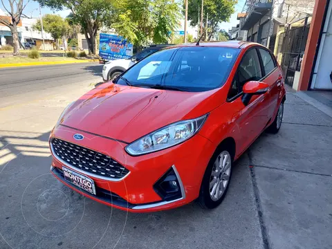 Ford Fiesta Kinetic SE usado (2018) color Rojo Rubi precio $18.900.000