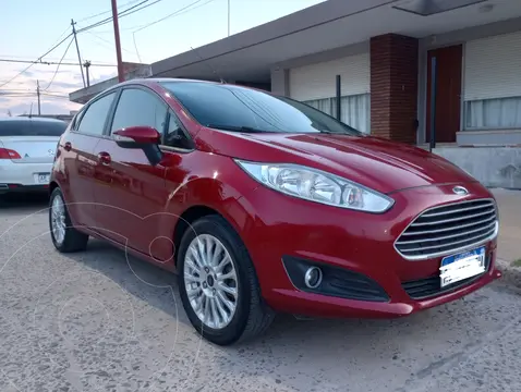 Ford Fiesta Kinetic SE usado (2017) color Rojo Rubi precio $15.800.000