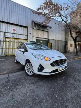 Ford Fiesta Kinetic SE usado (2018) color Blanco Oxford precio $16.800.000