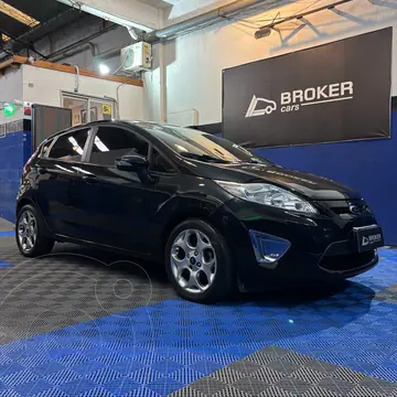Ford Fiesta Kinetic Titanium usado (2013) color Negro Perla precio u$s10.500