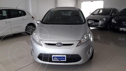 foto Ford Fiesta Kinetic Titanium usado (2012) color Gris precio $1.290.000