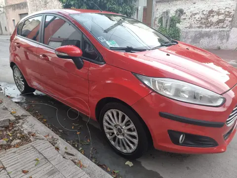 Ford Fiesta Kinetic SE usado (2015) color Rojo Sport precio $13.000.000