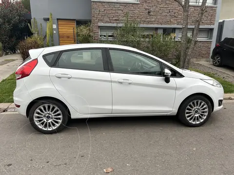 Ford Fiesta Kinetic SE Plus Powershift usado (2017) color Blanco precio u$s10.990