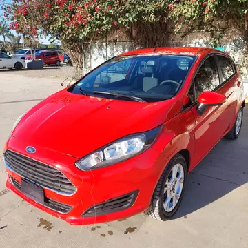 Ford Fiesta Kinetic S Plus usado (2015) color Rojo precio $14.500.000